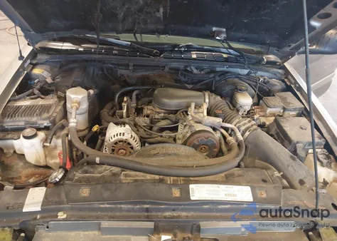 1998 GMC Jimmy Slt из США, поврежденный, VIN 1GKDT13W7W2568309